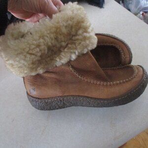 born rare ankle zip brown boots 6